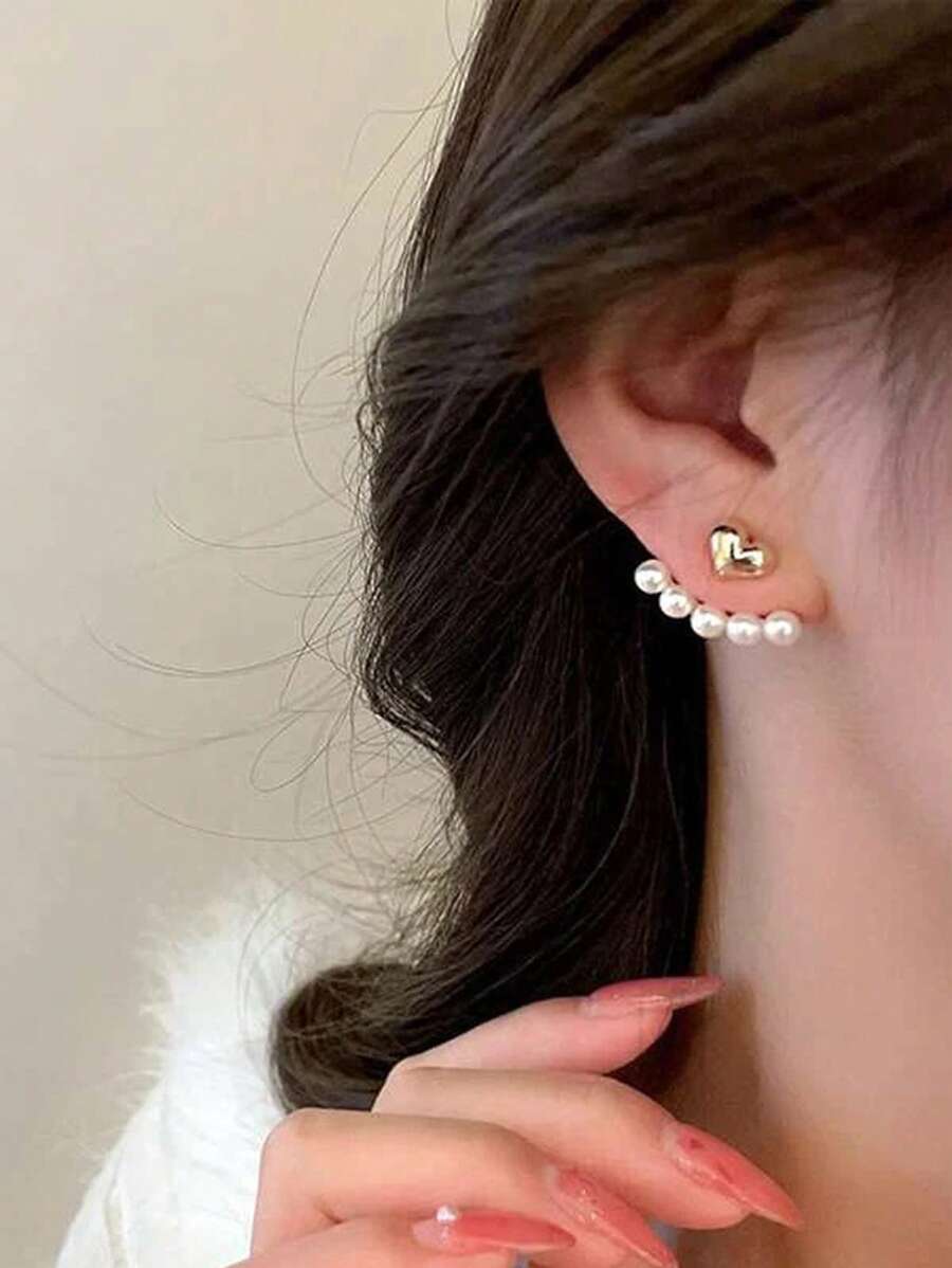 Pearl Heart-Shaped Stud Earrings