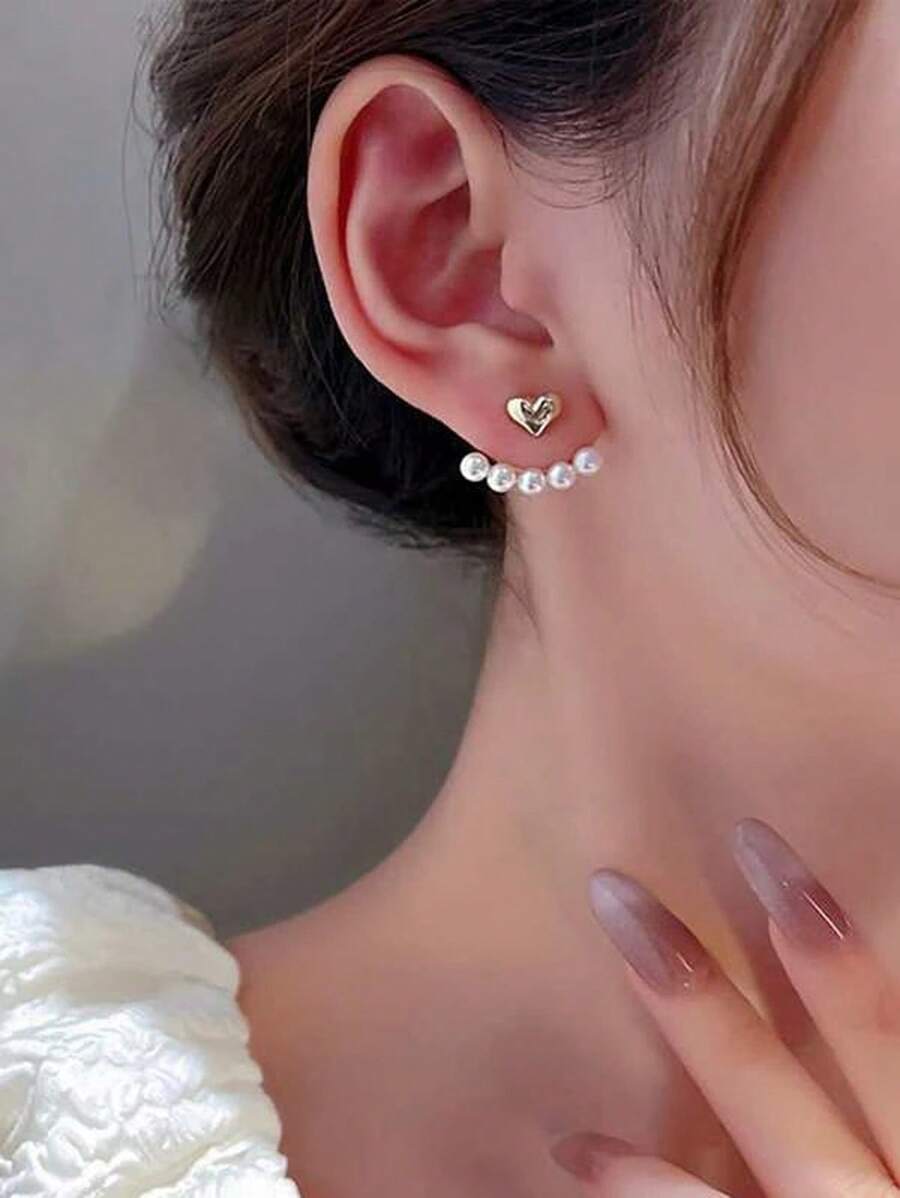 Pearl Heart-Shaped Stud Earrings