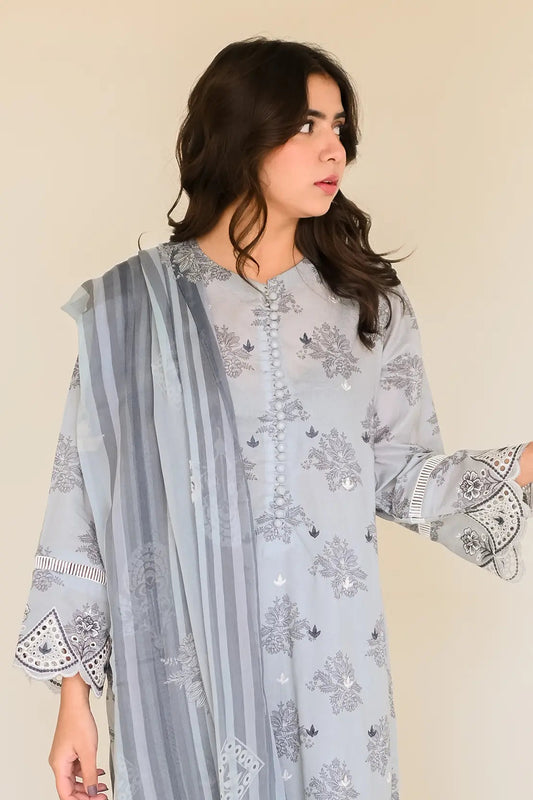 3 Piece - Embroidered Lawn - 8191