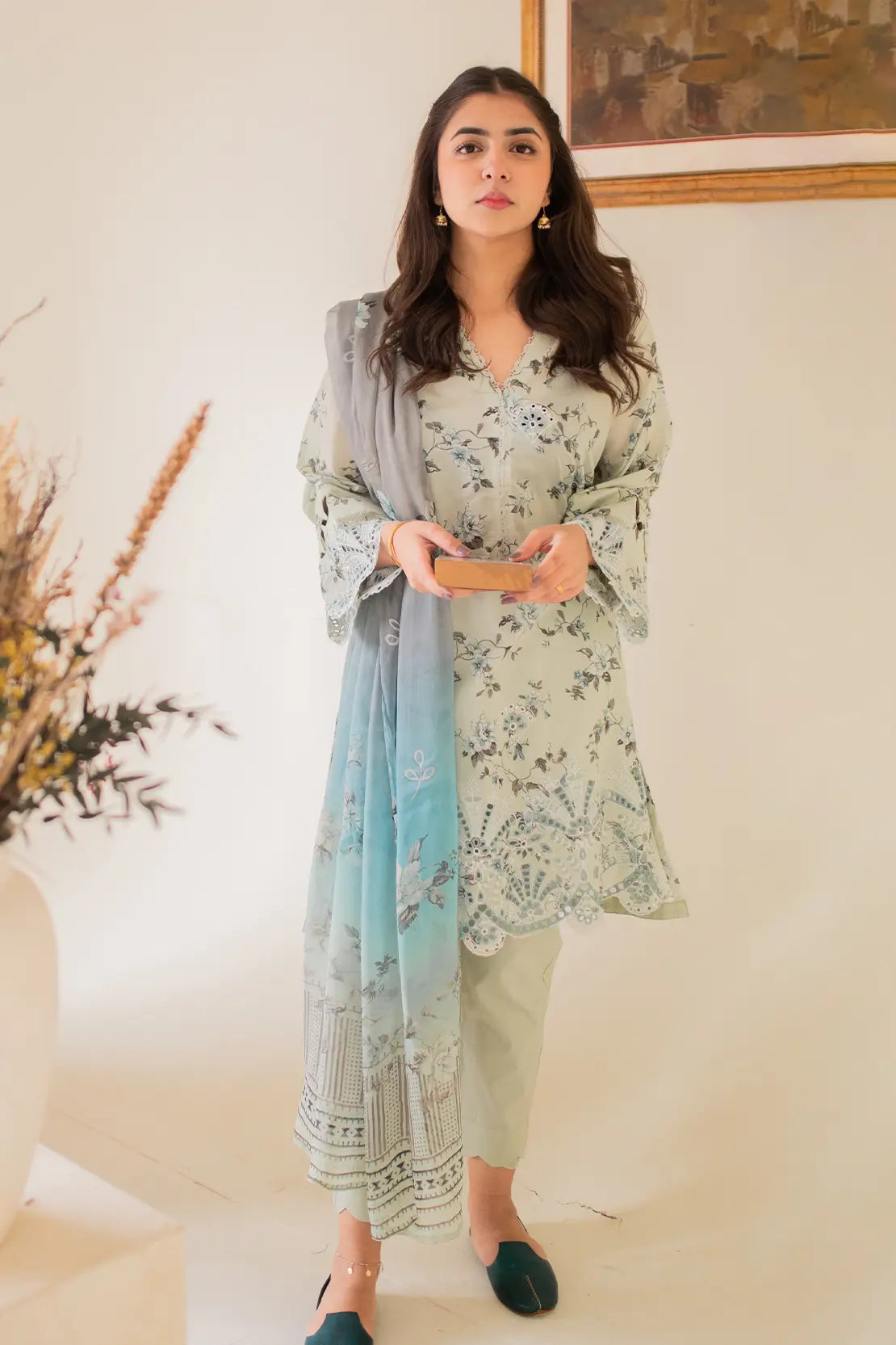 3 Piece - Embroidered Lawn - 8196