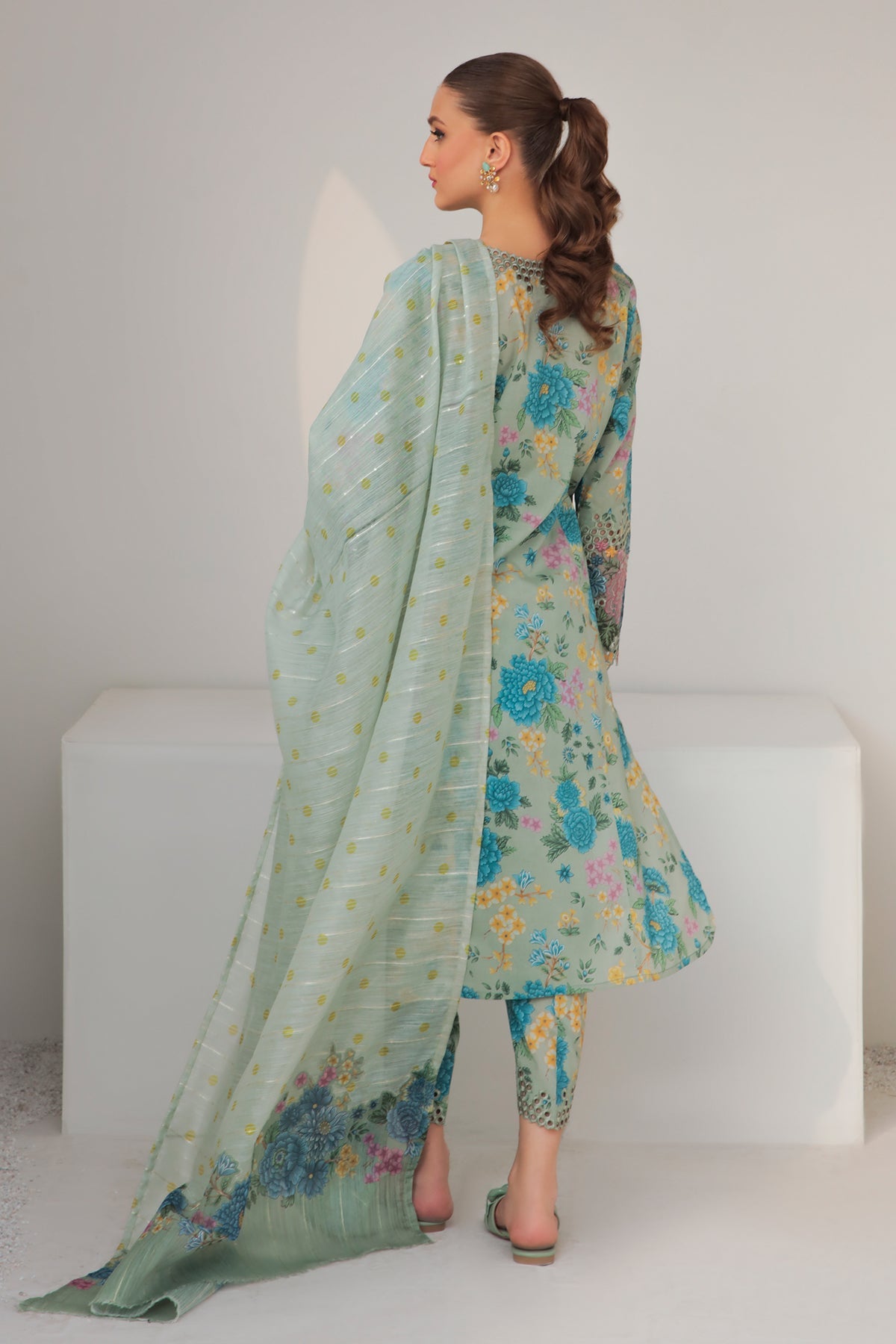 EMBROIDERED LAWN UF-310